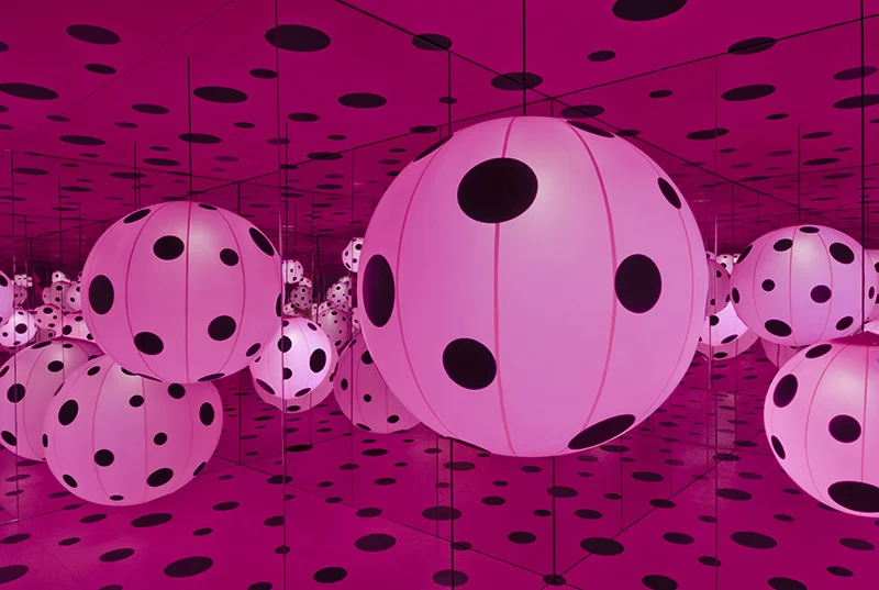 Yayoi Kusama mirror room pink infinity room dots obsession
